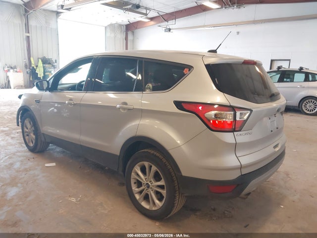 45032973 :رقم المزاد ، 1FMCU0GD7HUB90986 vin ، 2017 Ford Escape Se مزاد بيع