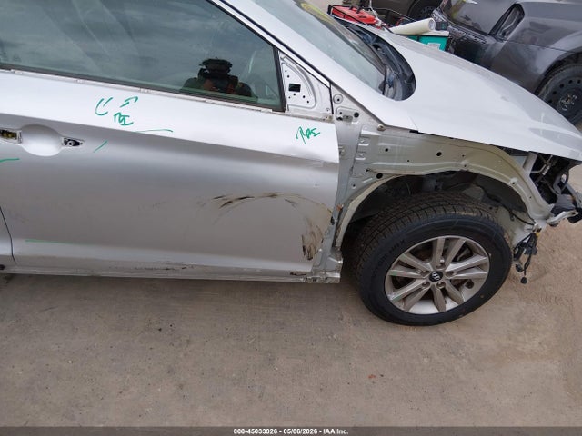 Продажа на аукционе авто 2015 Hyundai Sonata Eco, vin: 5NPE24AAXFH180792, номер лота: 45033026