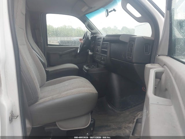 Продажа на аукционе авто 2017 Chevrolet Express 2500 Work Van, vin: 1GCWGBFG2H1135170, номер лота: 45033028