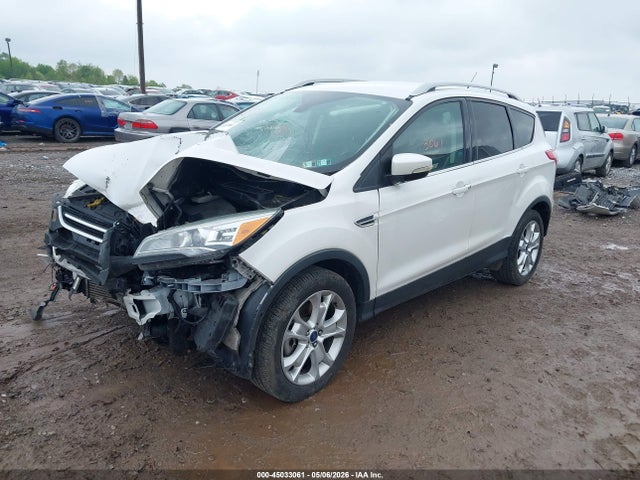 45033061 :رقم المزاد ، 1FMCU9J90FUC39127 vin ، 2015 Ford Escape Titanium مزاد بيع