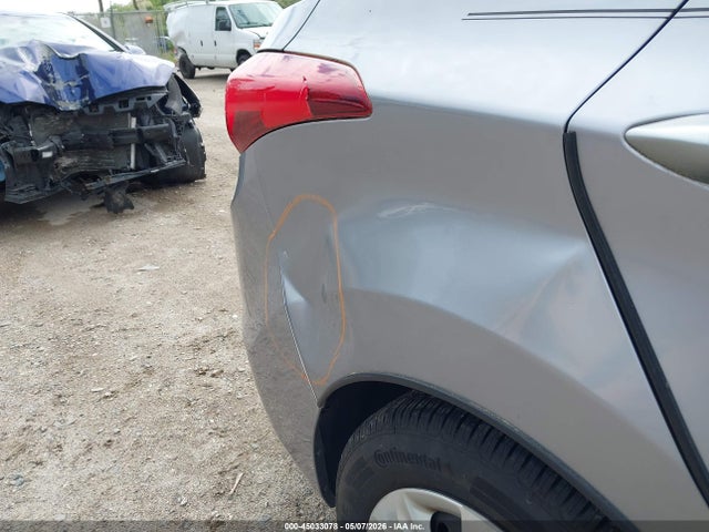 Продажа на аукционе авто 2016 Hyundai Elantra Se, vin: 5NPDH4AEXGH721824, номер лота: 45033078