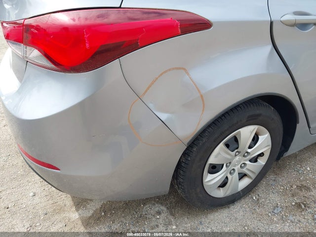 Продажа на аукционе авто 2016 Hyundai Elantra Se, vin: 5NPDH4AEXGH721824, номер лота: 45033078