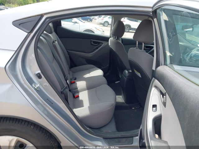 Продажа на аукционе авто 2016 Hyundai Elantra Se, vin: 5NPDH4AEXGH721824, номер лота: 45033078