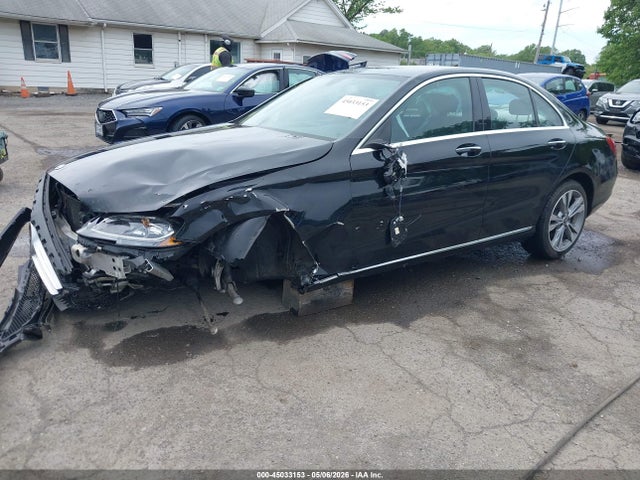 45033153 :رقم المزاد ، 55SWF4JBXHU225666 vin ، 2017 Mercedes-benz C 300 مزاد بيع