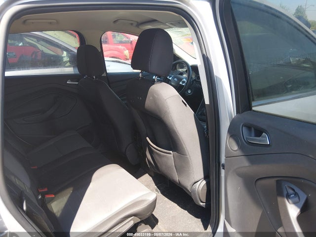 45033199 :رقم المزاد ، 1FMCU0GX9GUC08977 vin ، 2016 Ford Escape Se مزاد بيع