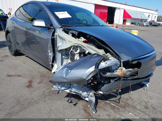 Tesla Model Y 2026 7SAYGDEE9TF364775 Image 6