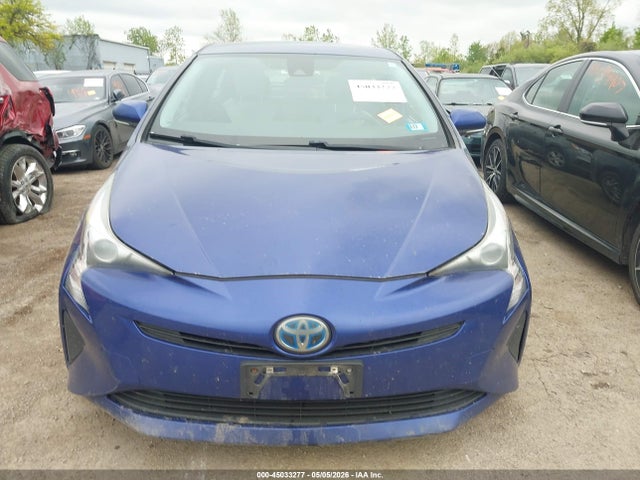 45033277 :رقم المزاد ، JTDKBRFU5H3540374 vin ، 2017 Toyota Prius Two مزاد بيع