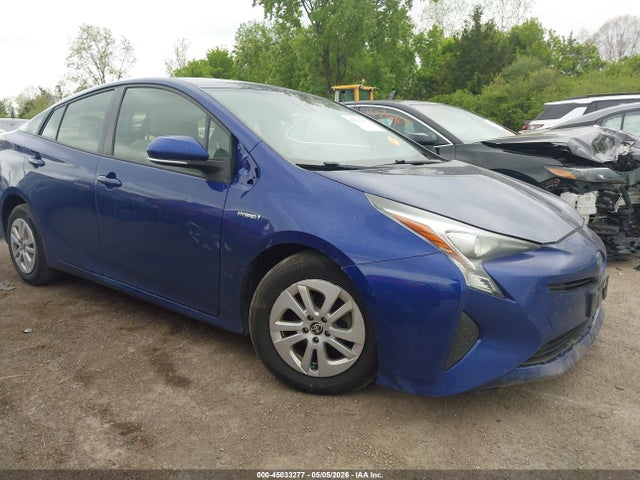 45033277 :رقم المزاد ، JTDKBRFU5H3540374 vin ، 2017 Toyota Prius Two مزاد بيع