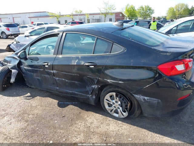 45033318 :رقم المزاد ، 1G1BC5SM1K7150196 vin ، 2019 Chevrolet Cruze Ls مزاد بيع