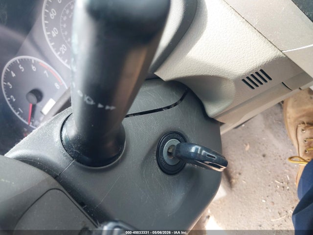 45033331 :رقم المزاد ، 1NXBU4EE7AZ303923 vin ، 2010 Toyota Corolla Le مزاد بيع