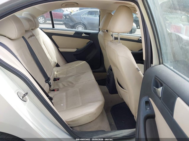 45033402 :رقم المزاد ، 3VWDZ7AJ2BM384500 vin ، 2011 Volkswagen Jetta 2.5l Se مزاد بيع