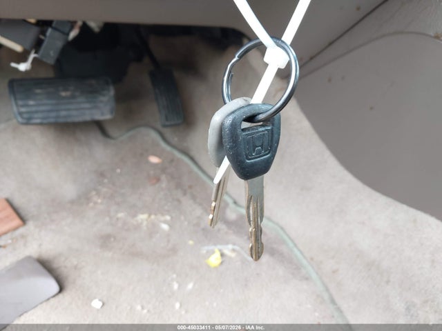 45033411 :رقم المزاد ، 1HGCG5647YA051969 vin ، 2000 Honda Accord 2.3 Lx مزاد بيع