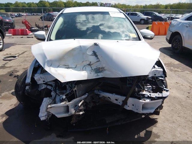 45033595 :رقم المزاد ، 1FADP3K24JL235231 vin ، 2018 Ford Focus Se مزاد بيع
