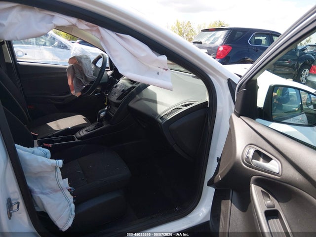 45033595 :رقم المزاد ، 1FADP3K24JL235231 vin ، 2018 Ford Focus Se مزاد بيع