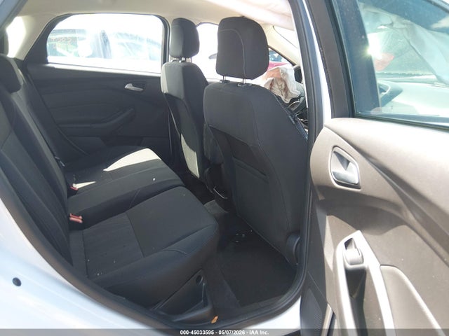 45033595 :رقم المزاد ، 1FADP3K24JL235231 vin ، 2018 Ford Focus Se مزاد بيع