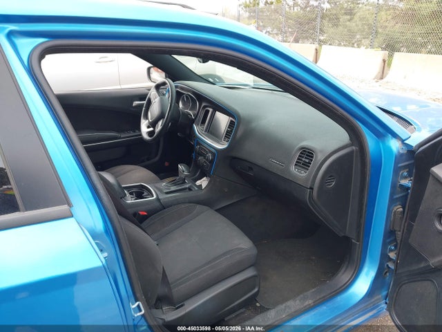 45033598 :رقم المزاد ، 2C3CDXHGXFH826049 vin ، 2015 Dodge Charger Sxt مزاد بيع