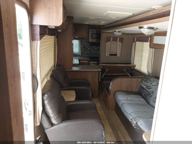 Gulfstream Travel 2018 1NL1GTN28J1126611 Image 5