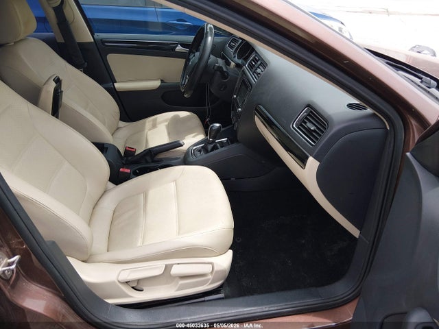 2017 Volkswagen Jetta 1.8t Sel/1.8t Sel Premium მანქანა იყიდება აუქციონზე, vin: 3VWL17AJXHM382392, აუქციონის ნომერი: 45033635