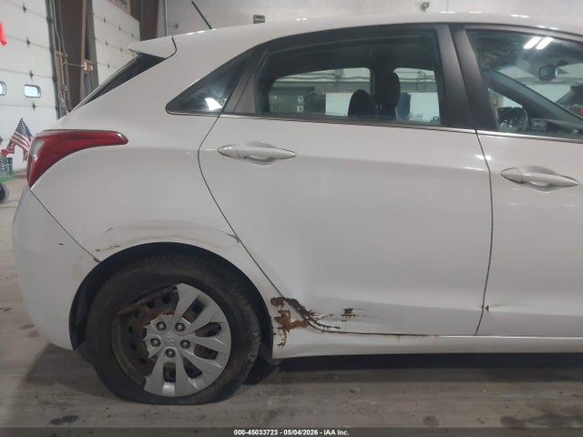 2017 Hyundai Elantra Gt მანქანა იყიდება აუქციონზე, vin: KMHD35LH9HU384545, აუქციონის ნომერი: 45033723
