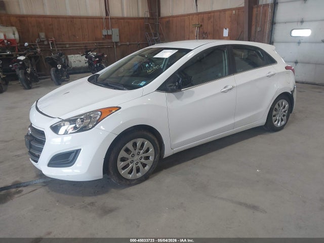 2017 Hyundai Elantra Gt მანქანა იყიდება აუქციონზე, vin: KMHD35LH9HU384545, აუქციონის ნომერი: 45033723