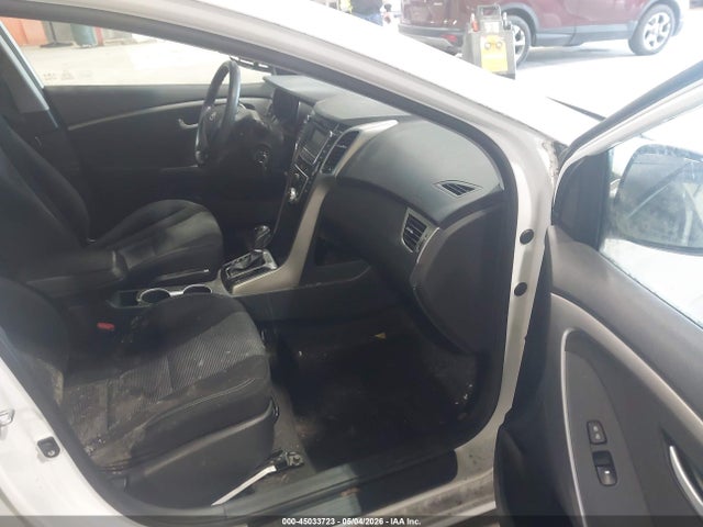 2017 Hyundai Elantra Gt მანქანა იყიდება აუქციონზე, vin: KMHD35LH9HU384545, აუქციონის ნომერი: 45033723