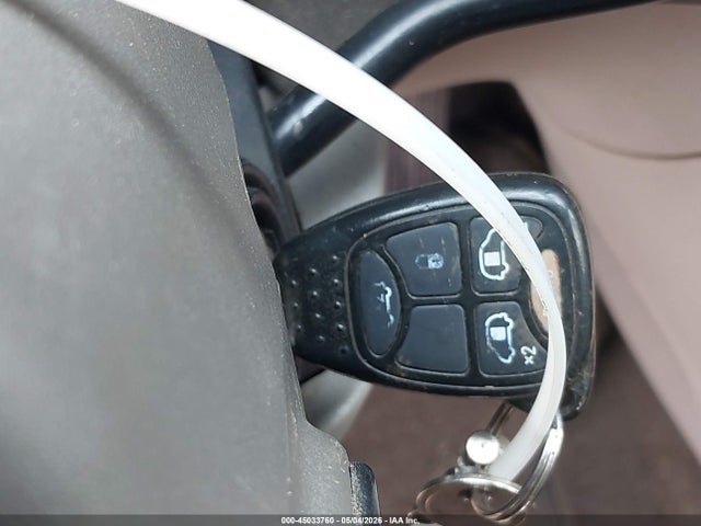 2006 Chrysler Town & Country მანქანა იყიდება აუქციონზე, vin: 1A4GP45R76B706334, აუქციონის ნომერი: 45033760