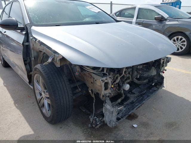 3VWN57BU6LM009638 Volkswagen Jetta 1.4t R-line/1.4t S