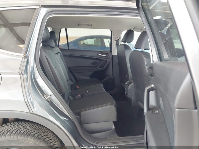 2018 Volkswagen Tiguan 2.0t Se/2.0t Sel მანქანა იყიდება აუქციონზე, vin: 3VV2B7AX8JM173031, აუქციონის ნომერი: 45033786