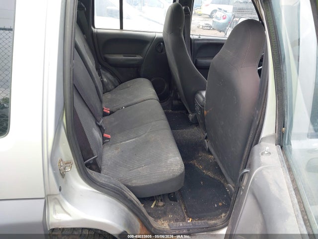 45033805 :رقم المزاد ، 1J4GL48K24W286546 vin ، 2004 Jeep Liberty Sport مزاد بيع