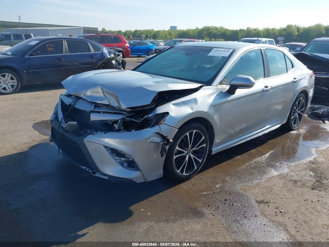 45033844 :رقم المزاد ، 4T1M11AK9LU890530 vin ، 2020 Toyota Camry Se مزاد بيع