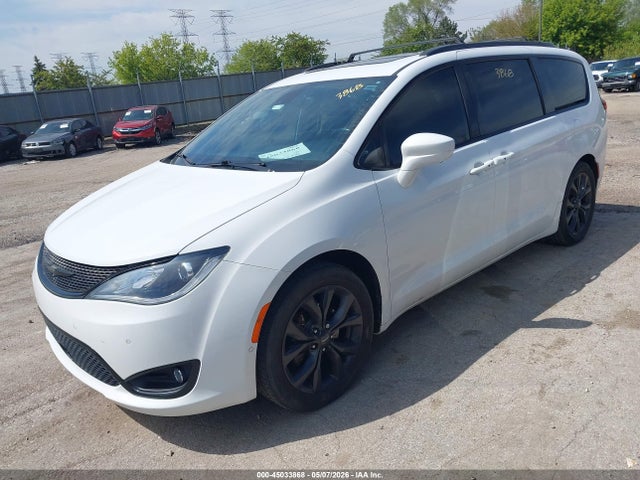 Chrysler Pacifica Touring L 2019 2C4RC1BG1KR567258 Image 2