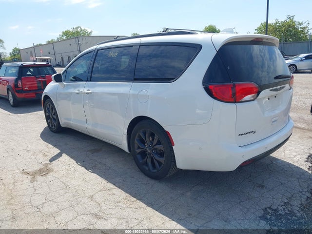 Chrysler Pacifica Touring L 2019 2C4RC1BG1KR567258 Image 3