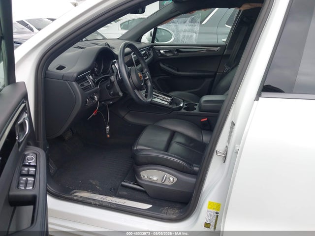 45033973 :رقم المزاد ، WP1AA2A58RLB06861 vin ، 2024 Porsche Macan T مزاد بيع