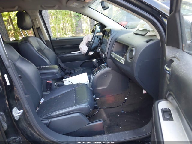 45033998 :رقم المزاد ، 1C4NJDEB0GD617311 vin ، 2016 Jeep Compass Latitude مزاد بيع