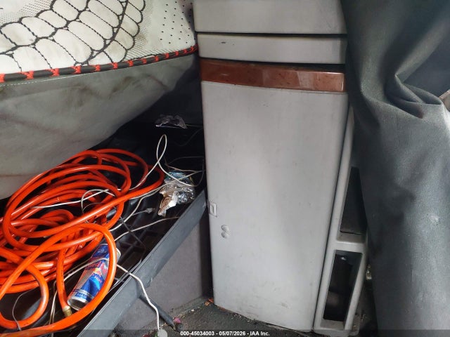 45034003 :رقم المزاد ، 4V4NC9TH1BN530913 vin ، 2011 Volvo Vn Vnl مزاد بيع