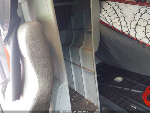 45034003 :رقم المزاد ، 4V4NC9TH1BN530913 vin ، 2011 Volvo Vn Vnl مزاد بيع