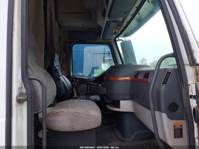 45034003 :رقم المزاد ، 4V4NC9TH1BN530913 vin ، 2011 Volvo Vn Vnl مزاد بيع