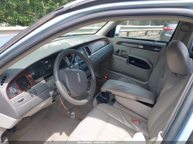 Продаж на аукціоні авто 2007 Lincoln Town Car Signature, vin: 1LNHM81V17Y608276, номер лоту: 45034045