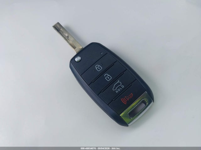 5XYPGDA52GG066663 KIA Sorento 3.3l Lx