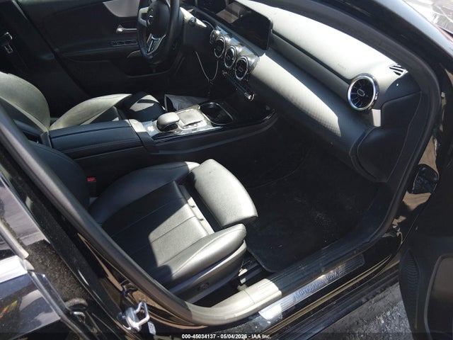 45034137 :رقم المزاد ، WDD3G4EB1KW019897 vin ، 2019 Mercedes-benz A 220 مزاد بيع