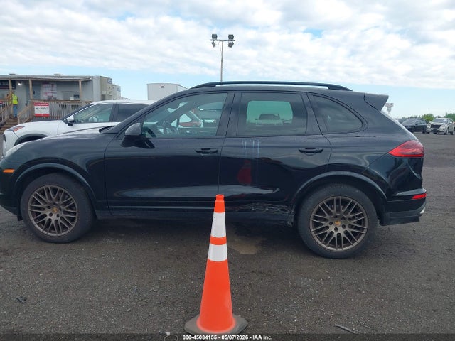 Продаж на аукціоні авто 2017 Porsche Cayenne Platinum Edition, vin: WP1AA2A24HKA88157, номер лоту: 45034155