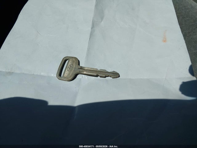 45034171 :رقم المزاد ، JT2BF22K1W0091587 vin ، 1998 Toyota Camry Ce/le/xle مزاد بيع
