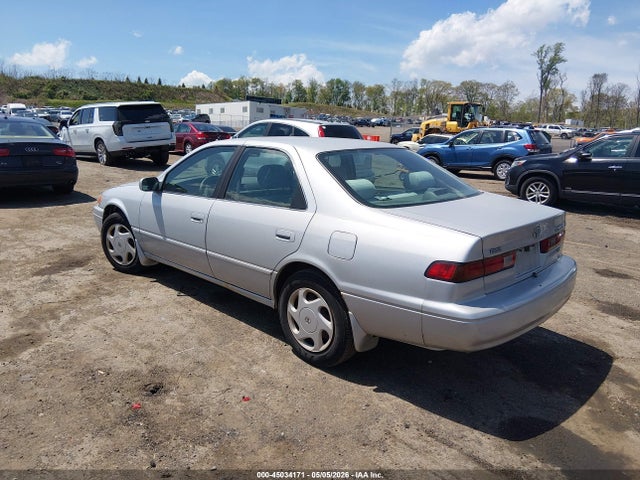 45034171 :رقم المزاد ، JT2BF22K1W0091587 vin ، 1998 Toyota Camry Ce/le/xle مزاد بيع
