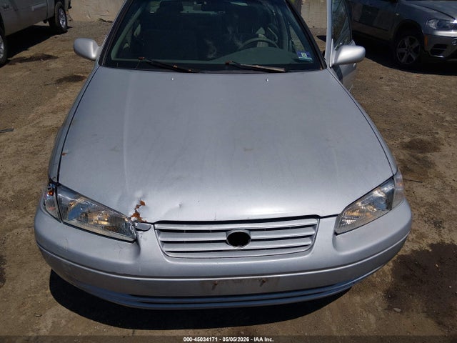 45034171 :رقم المزاد ، JT2BF22K1W0091587 vin ، 1998 Toyota Camry Ce/le/xle مزاد بيع