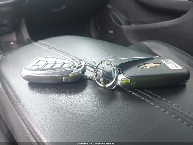 45034189 :رقم المزاد ، 1G1ZD5ST5JF240457 vin ، 2018 Chevrolet Malibu Lt مزاد بيع