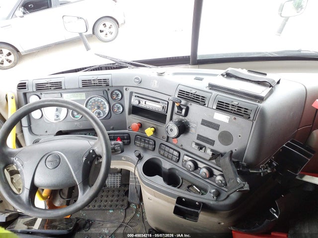 Продажа на аукционе авто 2017 Freightliner Cascadia 125, vin: 1FUJGLDR0HLHP0490, номер лота: 45034215