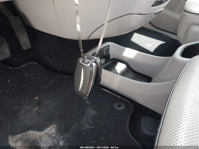 45034221 :رقم المزاد ، 2C4RC1N74JR118148 vin ، 2018 Chrysler Pacifica Hybrid Limited مزاد بيع