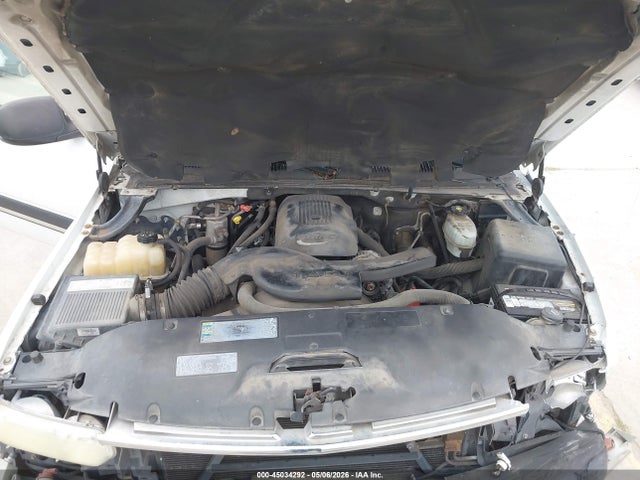 45034292 :رقم المزاد ، 3GNEC16Z84G211027 vin ، 2004 Chevrolet Suburban 1500 Ls مزاد بيع