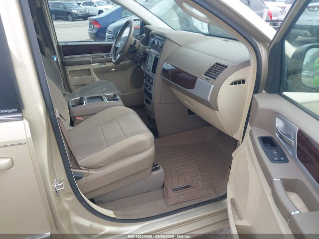45034305 :رقم المزاد ، 2A4RR5D16AR468233 vin ، 2010 Chrysler Town & Country Touring مزاد بيع