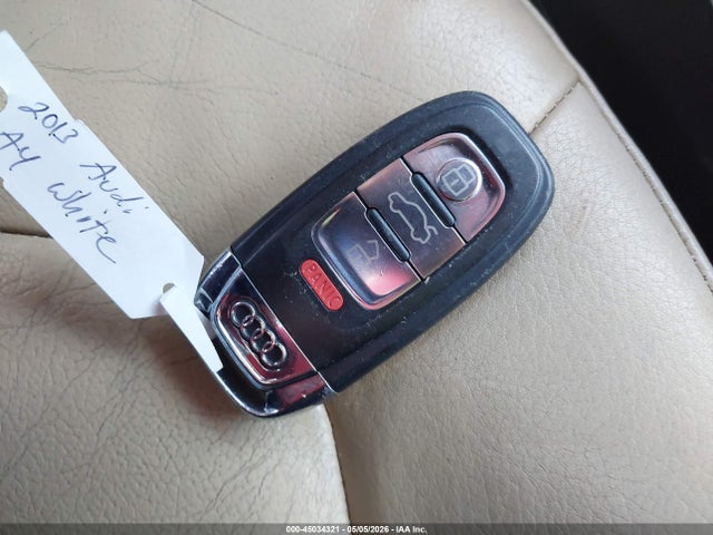 2013 Audi A4 2.0t Premium მანქანა იყიდება აუქციონზე, vin: WAUFFAFL4DN033637, აუქციონის ნომერი: 45034321